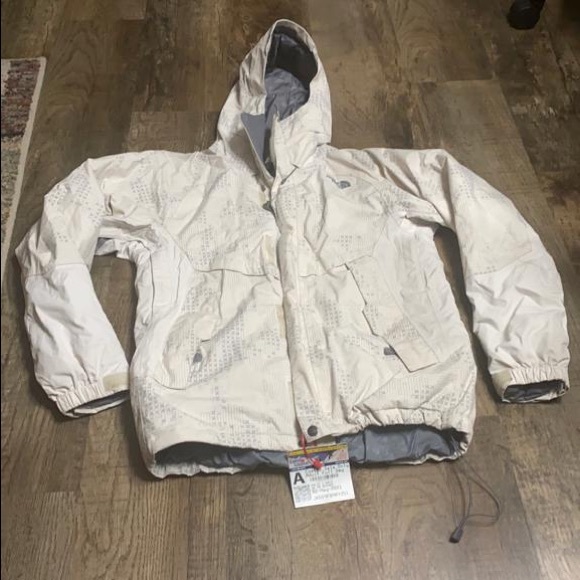 The North Face Ski Jacket - Picture 9 of 9